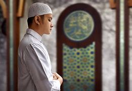 Mimpi Sholat Berjamaah Bersama Orang Yang Sudah Meninggal